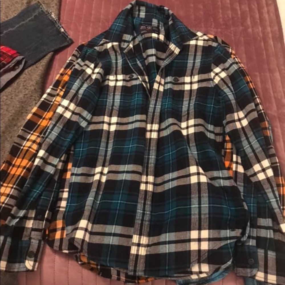 Flannels - Picture 3 of 4
